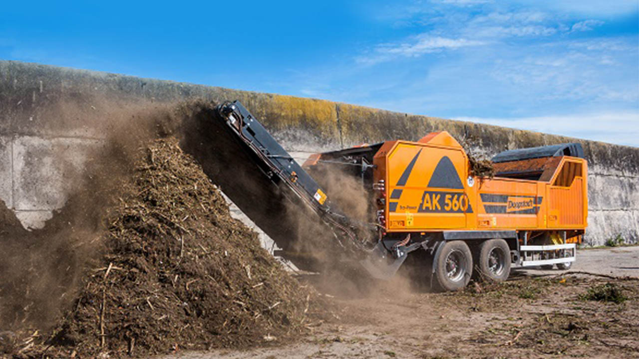 Doppstadt Launch AK560 waste and wood shredder